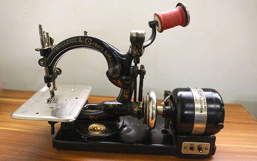 你家還有老式縫紉機(jī)嗎 這東西足足漲價(jià)了50倍,你家里還有嗎