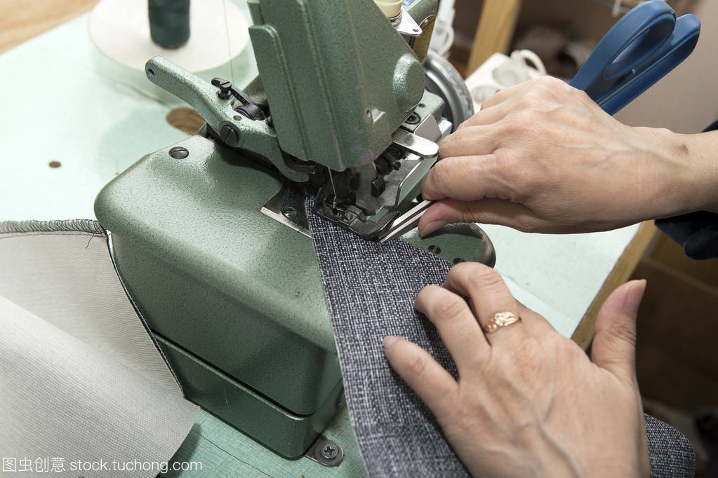 在小家具廠手工制作業務