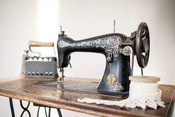 其它復(fù)古縫紉機(jī)與模特設(shè)計(jì)圖片_