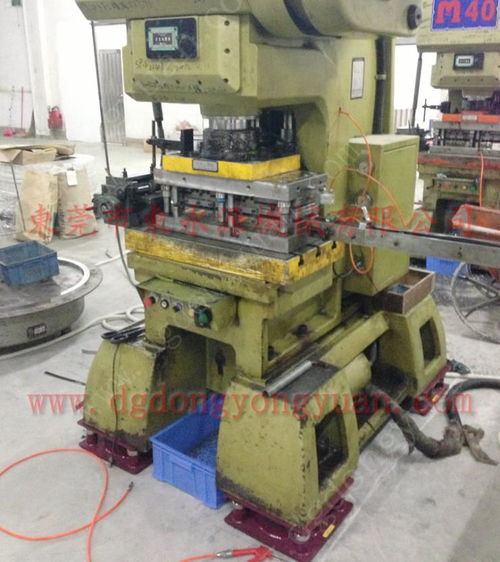 織帶機(jī)防震膠,燈具托盤(pán)裁床減震墊 找東永源