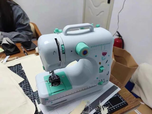 上班族賣縫紉機當副業,一個幾十元,年銷3000個老外也下單