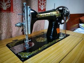 難得一見的各式古董縫紉機 本人愛好縫紉,也藏有一部老上海協昌縫紉機廠生產的蝴蝶牌縫紉機,至今仍在使用